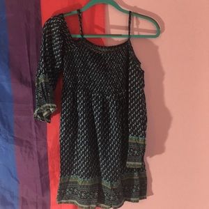 cold shoulder blouse M